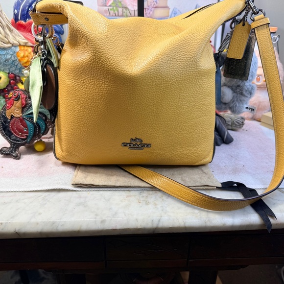 Coach Abby Duffle Daily Carry - Picture 2 of 5